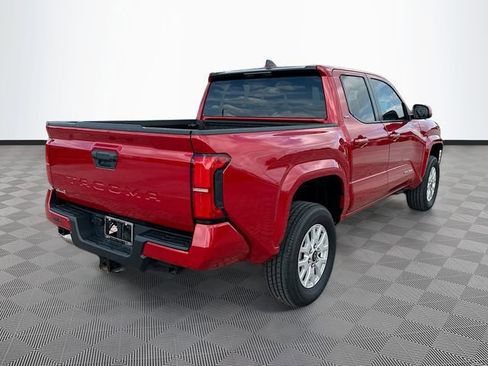Used 2025 Toyota Tacoma SR5 AWD/4WD image 5