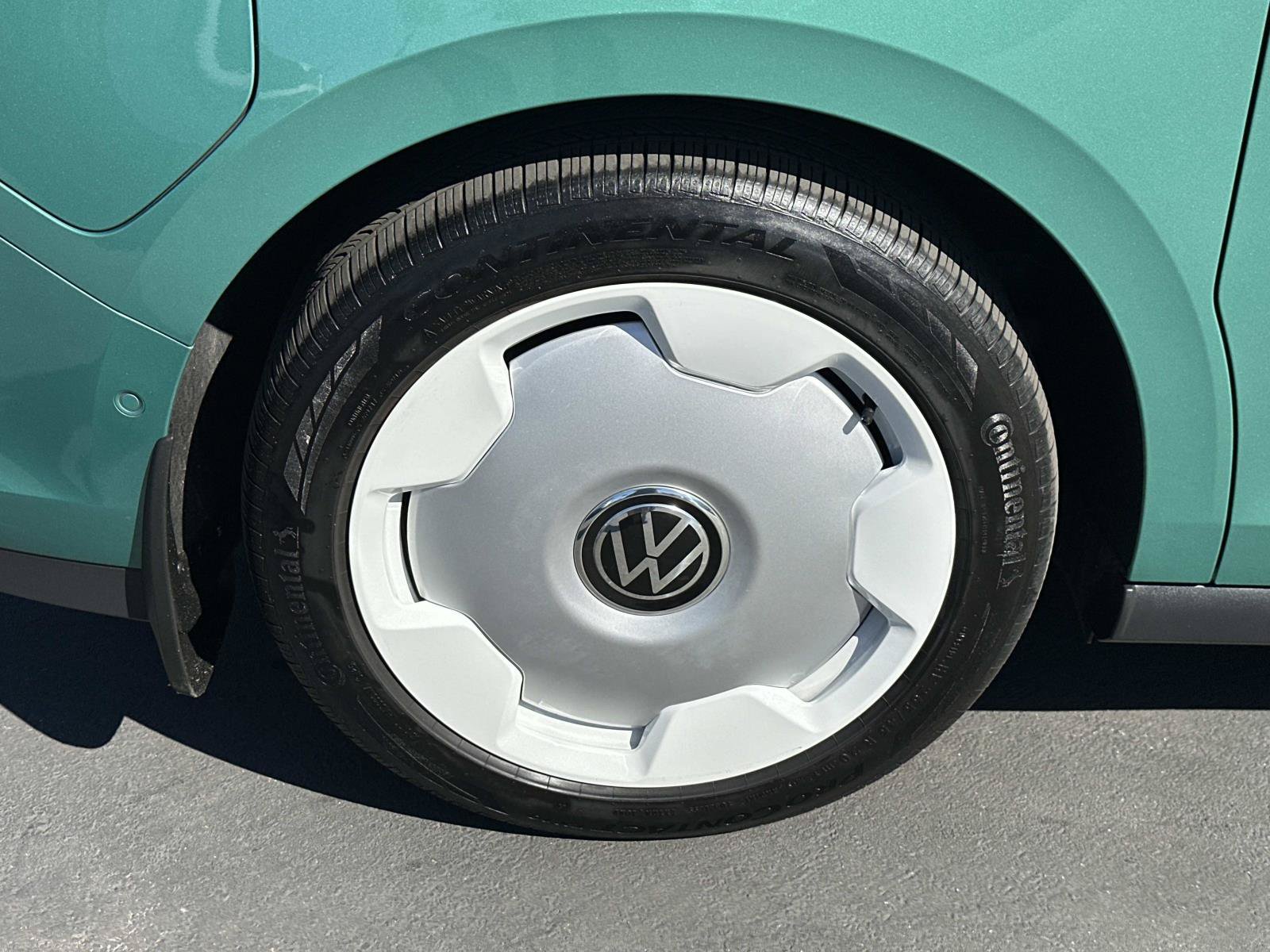 Certified 2025 Volkswagen ID. Buzz 1st Edition RWD image 6