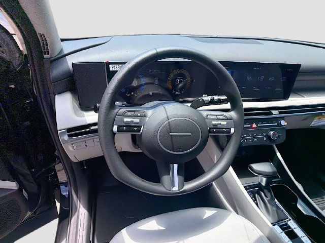 New 2026 Hyundai Tucson SE FWD image 11