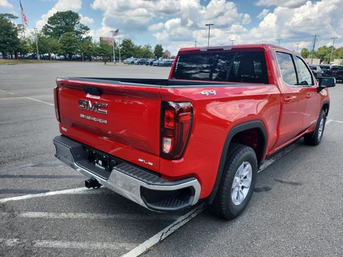 New 2026 GMC Sierra 1500 SLE image 3