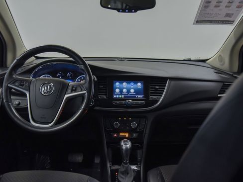 Used 2022 Buick Encore Preferred AWD/4WD image 27