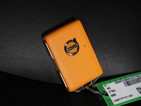 Certified 2024 Volvo S60 B5 Core image 33