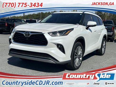 Used 2023 Toyota Highlander Platinum image 1