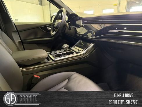Used 2023 Audi Q7 2.0T Premium AWD/4WD image 34