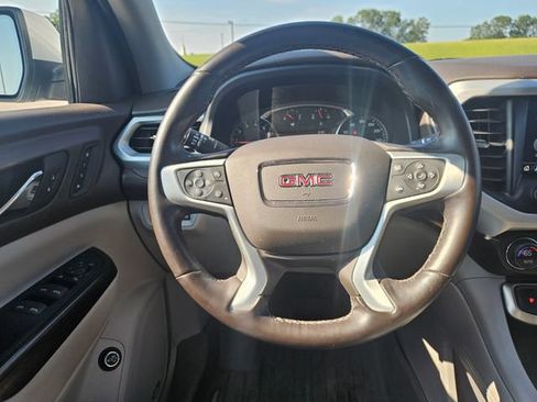 Used 2023 GMC Acadia SLT w/ Preferred Package FWD image 14
