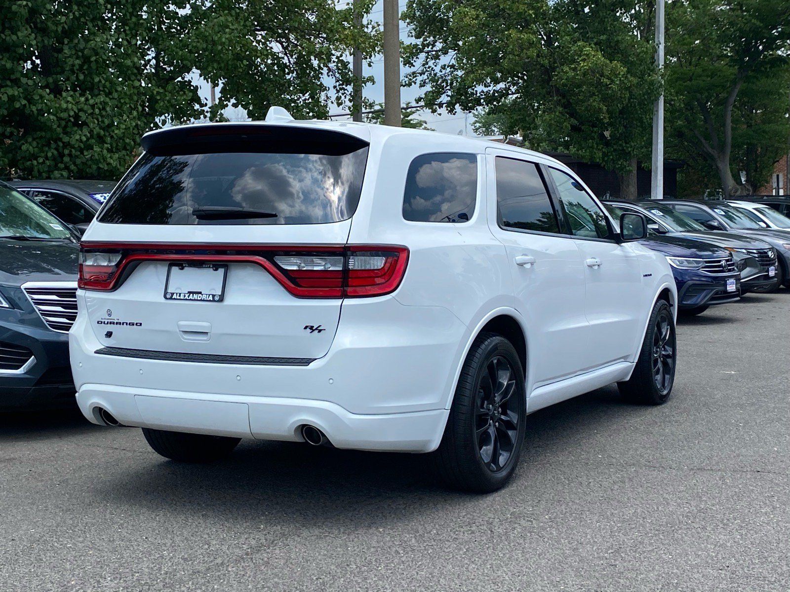 Used 2022 Dodge Durango R/T w/ Blacktop Package AWD/4WD image 3