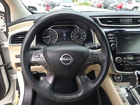 Used 2023 Nissan Murano SV FWD image 13