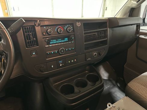 Used 2020 GMC Savana 2500 Extended w/ Enhanced Convenience Package RWD image 31