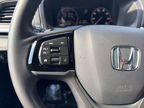 Used 2025 Honda Odyssey Sport-L image 17