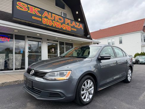 Used 2012 Volkswagen Jetta SE image 2