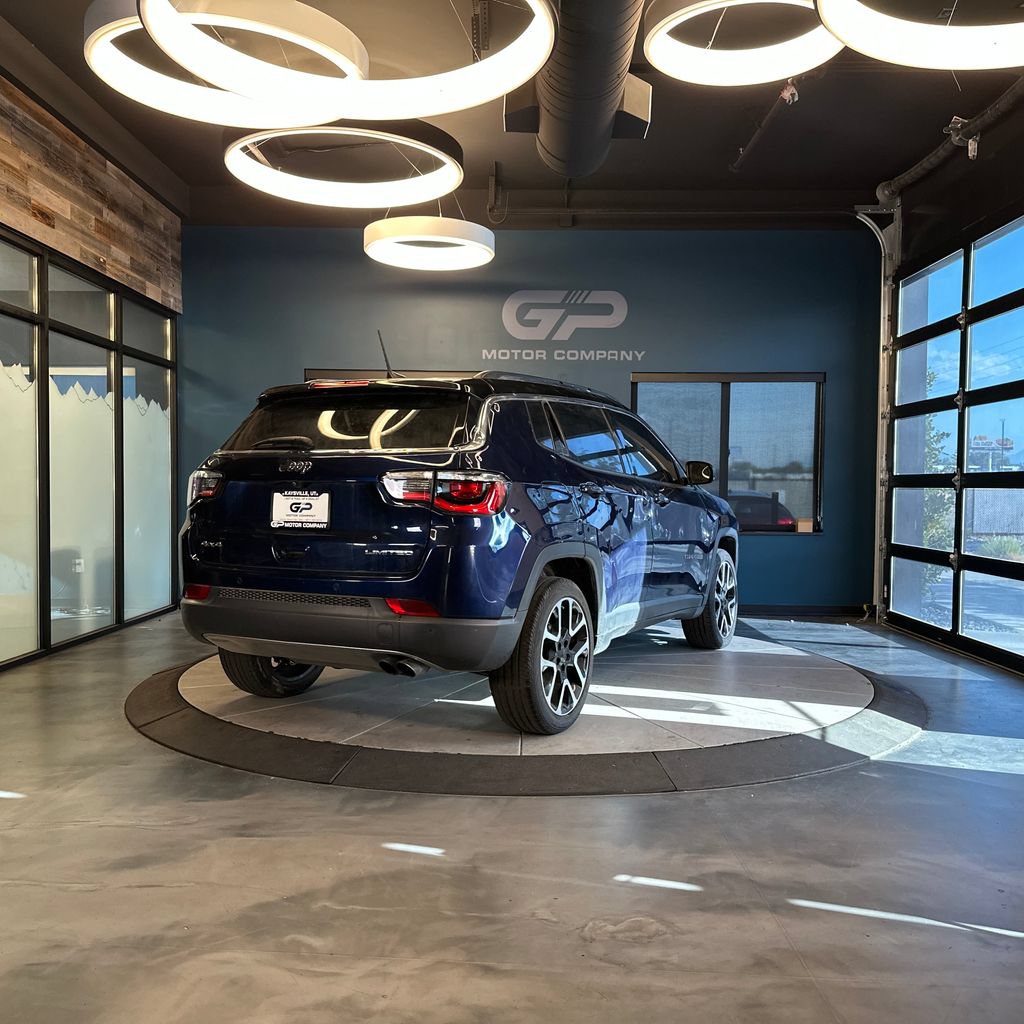 Used 2021 Jeep Compass Limited w/ Sun and Sound Group AWD/4WD image 3