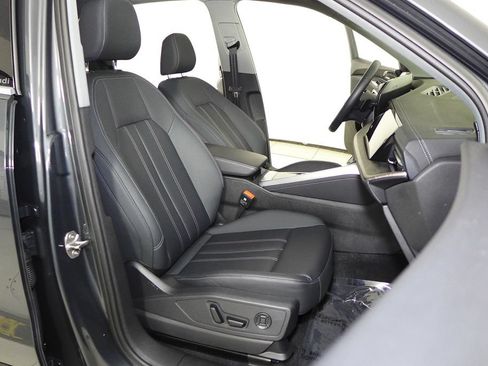 Used 2025 Audi Q5 Premium Plus w/ Premium Plus AWD/4WD image 19