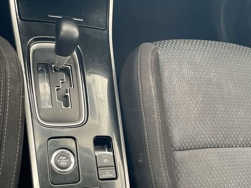 Used 2020 Mitsubishi Outlander ES AWD/4WD image 19