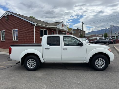 Used 2021 Nissan Frontier SV w/ SV Utility Package AWD/4WD image 4