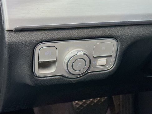 Used 2024 Mercedes-Benz GLE 350 4MATIC image 17