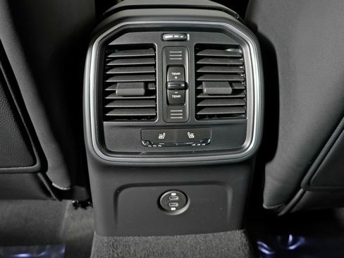 New 2026 Porsche Macan image 35