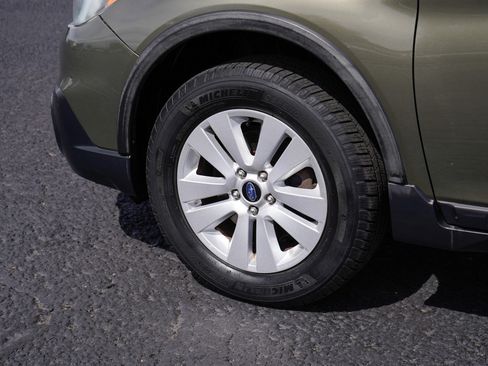 Used 2015 Subaru Outback 2.5i Premium AWD/4WD image 5
