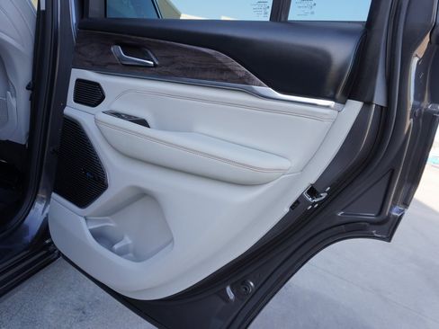 Used 2022 Jeep Grand Cherokee Overland image 24