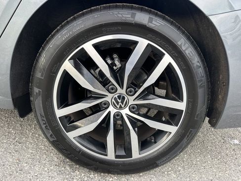 Used 2025 Volkswagen Jetta SE image 29