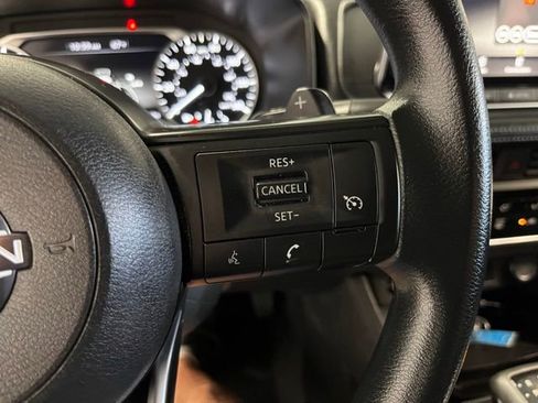 Used 2024 Nissan Rogue S FWD image 27
