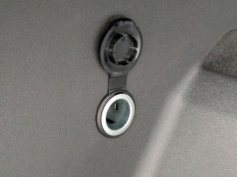 New 2026 Volkswagen Tiguan SE R-Line FWD image 15