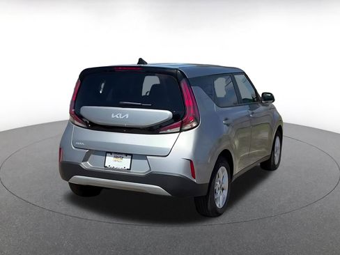 Used 2025 Kia Soul LX w/ LX Technology Package FWD image 11