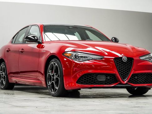 Used 2022 Alfa Romeo Giulia Veloce image 6