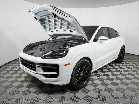 New 2026 Porsche Cayenne GTS AWD/4WD image 35