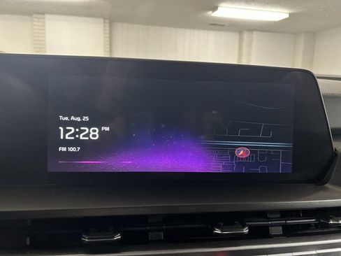 Used 2025 Kia Telluride S AWD/4WD image 13