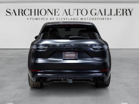 Used 2023 Porsche Cayenne Turbo AWD/4WD image 4