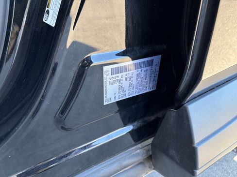 Used 2025 Nissan Rogue SV FWD image 31