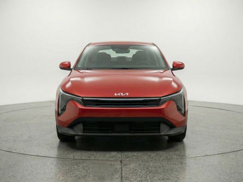 Used 2025 Kia K4 LXS image 2
