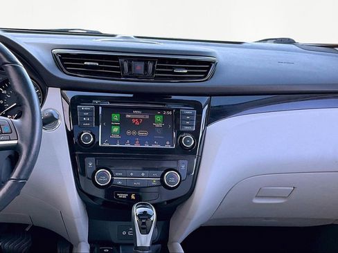 Used 2022 Nissan Rogue Sport SL w/ Premium Package image 11