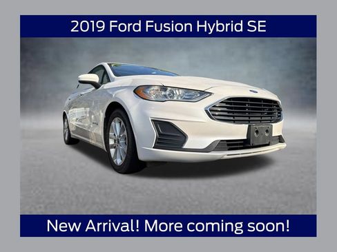 Used 2019 Ford Fusion SE FWD image 1
