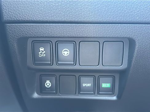 Used 2021 Nissan Rogue Sport SL w/ Premium Package image 37