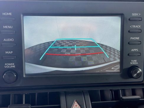 Used 2019 Toyota RAV4 XLE w/ Convenience Package FWD image 21