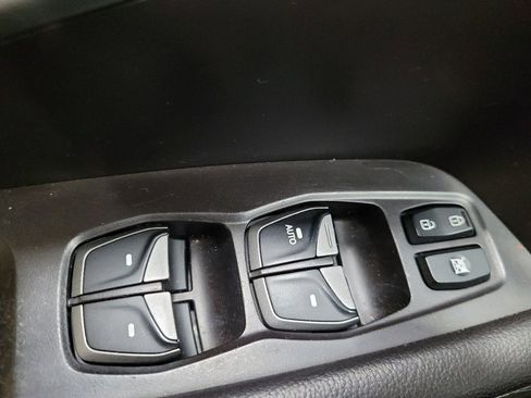 Used 2014 Hyundai Santa Fe Sport w/ Premium Equipment Package 03 FWD image 27