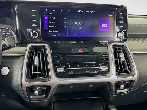 Used 2022 Kia Sorento S image 14