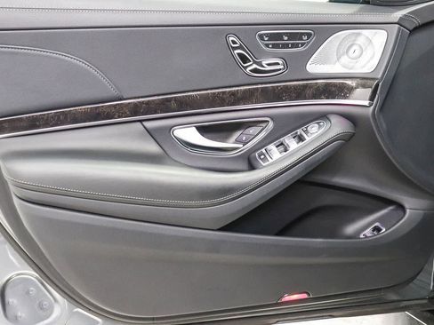 Used 2018 Mercedes-Benz S 560 Sedan image 22