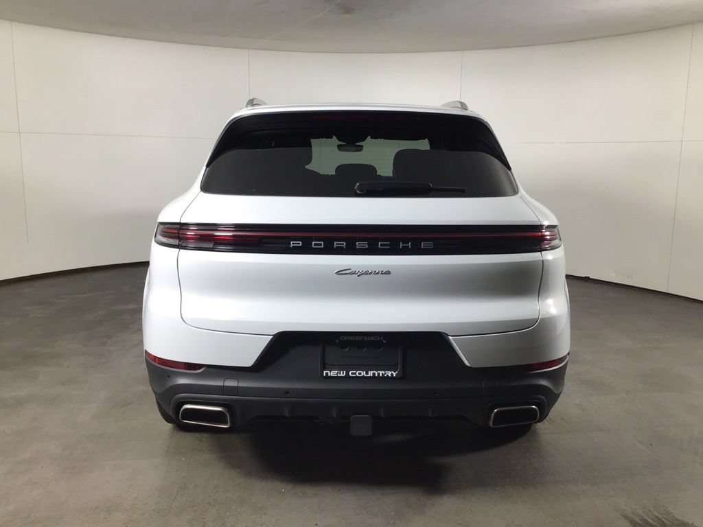 Certified 2024 Porsche Cayenne AWD/4WD image 7