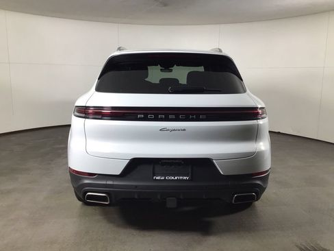 Certified 2024 Porsche Cayenne AWD/4WD image 7