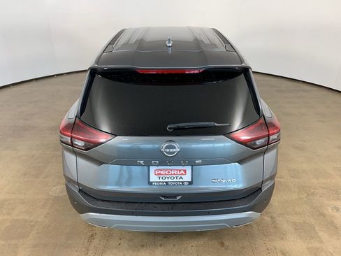 Used 2023 Nissan Rogue SV image 11