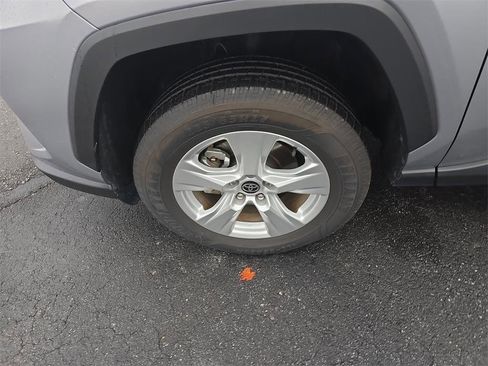 Used 2021 Toyota RAV4 XLE image 11