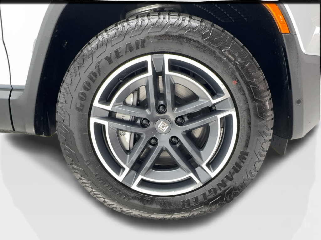 Used 2026 Rivian R1S Adventure Dual AWD/4WD image 15