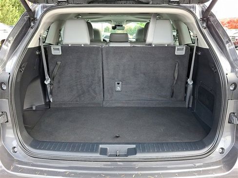 Certified 2024 Toyota Highlander XLE image 31