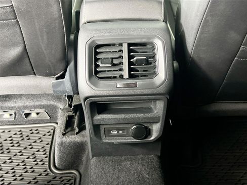 Used 2024 Volkswagen Tiguan SEL R-Line image 23