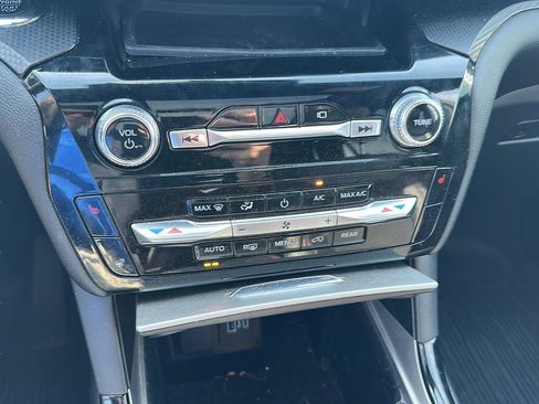 Used 2022 Ford Explorer ST-Line w/ Class IV Trailer Tow Package image 17