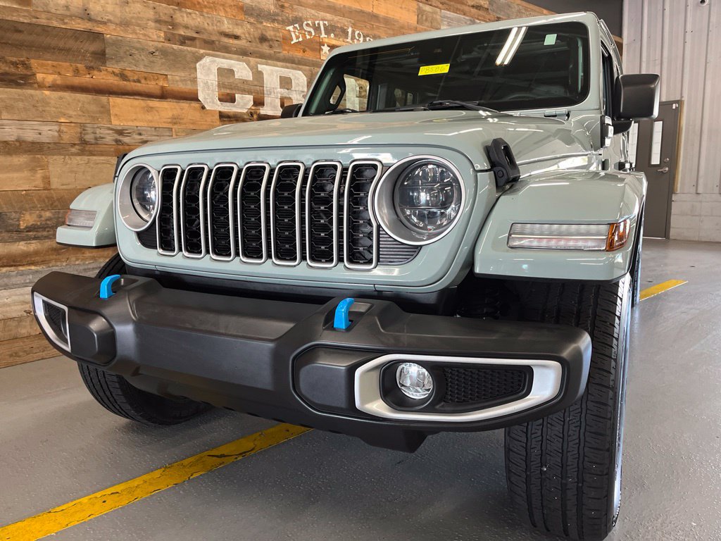Used 2024 Jeep Wrangler Unlimited Sahara w/ Safety Group AWD/4WD image 8