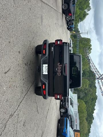 Used 2022 Jeep Gladiator Mojave w/ LED Lighting Group AWD/4WD image 7