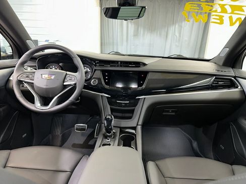 Certified 2025 Cadillac XT6 Sport w/ Technology Package image 39